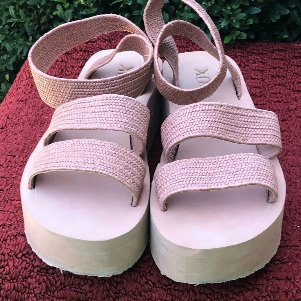 XOXO Bill Women’s Pink Neutral Woven Platform Sandals Size 8M